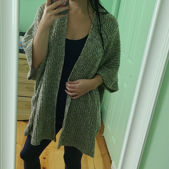 Universal Thread Sweaters - 2/$20 Shawl UniversalThread Oversized Gray/Gold